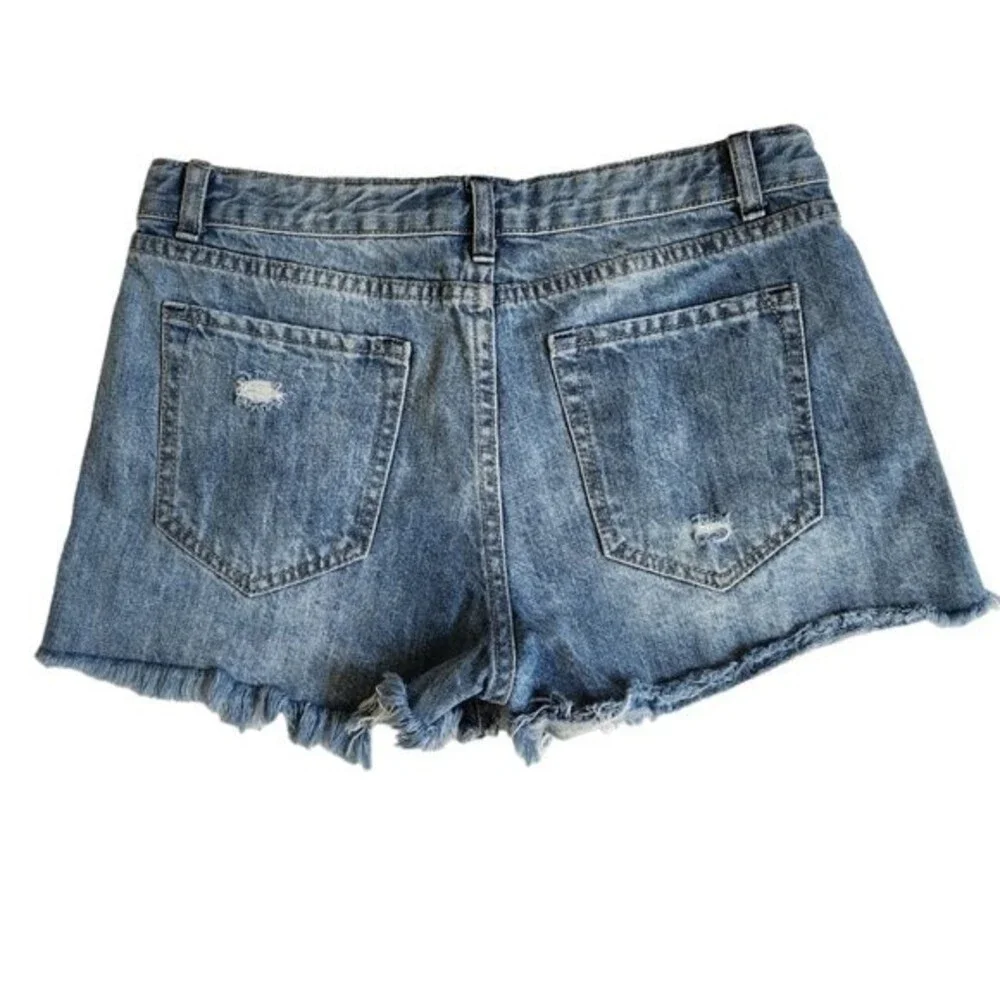 Mod Ref blue distressed jean shorts sz M